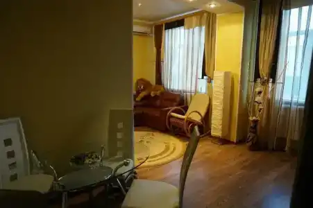 Universitetskaya - 38