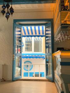 BUYUKADA MAVI Palas - 24