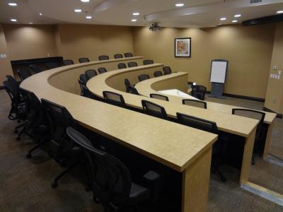 Holiday Inn Windsor - Ambassador Bridge - 24
