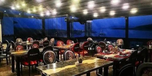 Art & Interiors - 17