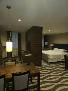 Four Points by Sheraton - 36