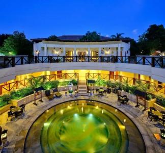 HUALUXE Suzhou Bay Hot Spring Resort, an IHG - 4