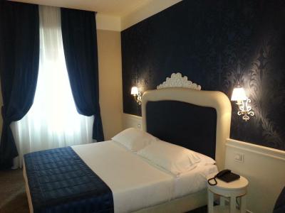 Leonardo Boutique Rome Monti - 46