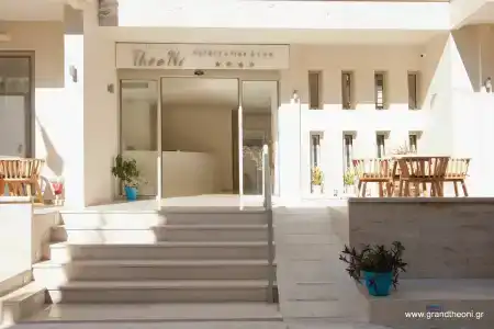 Grand TheoNi Boutique & Spa - 13