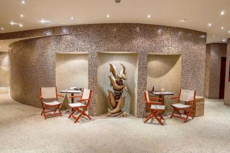 Cosmopolitan & Wellness - 53