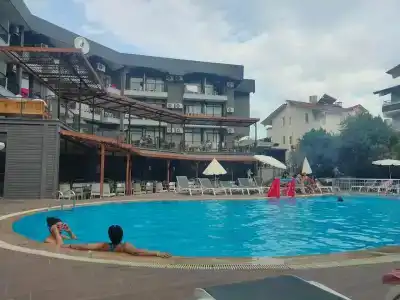 Clover Magic Park Side Otel - 2