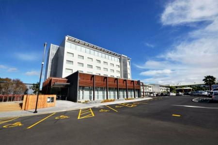 JetPark Auckland Airport - 11