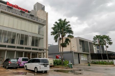 RedDoorz Plus @ Kapuk Business Park - 4