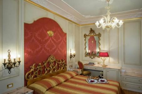Regina Palace - 90