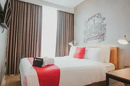 RedDoorz Plus @ Thamrin - 5