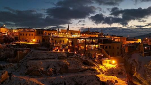 Caldera Cave & Restaurant - 10
