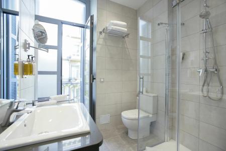 Legazpi Doce Studios Suites - 23