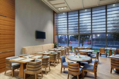 Hampton by Hilton - 78