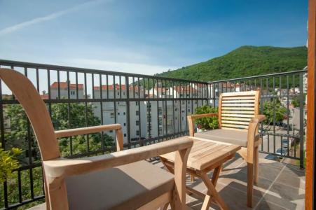 Twelve by Aycon - 12