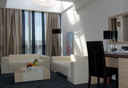 Cosmopolitan & Wellness - 37