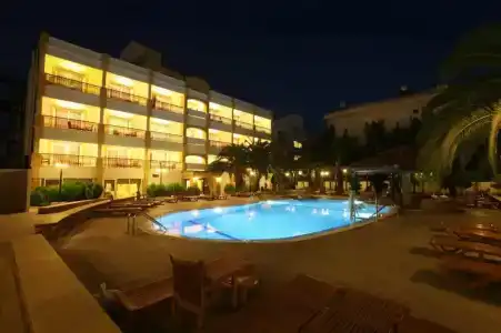 Pia Bella - 62