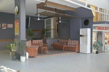 Rose Garden Apart - 20