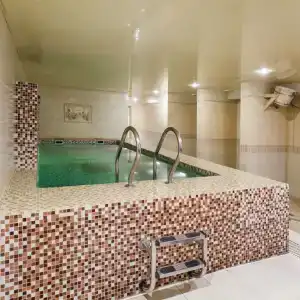 на Набережной - 90