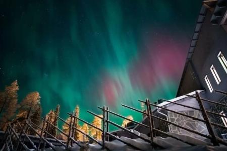 Santa's Aurora & Igloos - 14