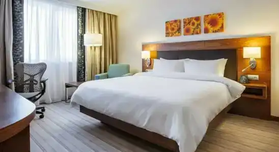 Hilton Garden Inn Riverside - 16