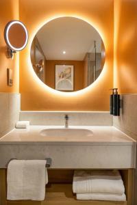 DoubleTree by Hilton Bristol North - 47