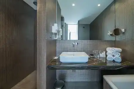 Bellevue Superior City - 31