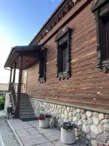 Кремлевский - 33
