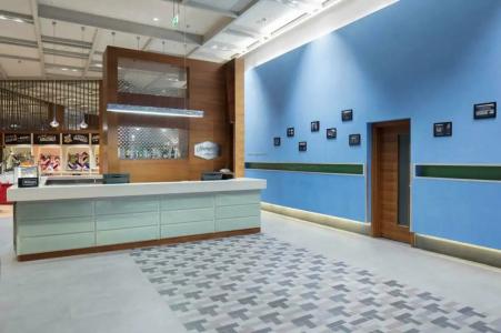 Hampton by Hilton - 43