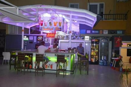 Rose Garden Apart - 31