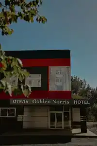Golden Norris - 4