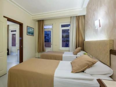 May Flower Apart - 7