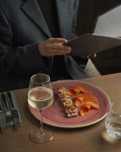 CALVARY & Restaurant Vilnius - 58