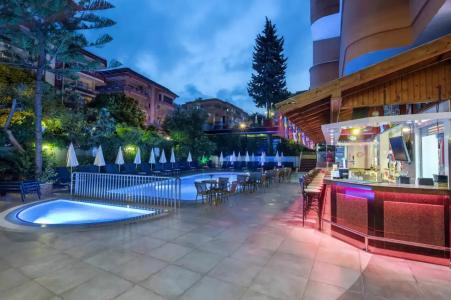 May Flower Apart - 39