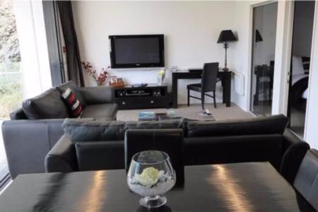 Swiss-Belsuites Pounamu - 36