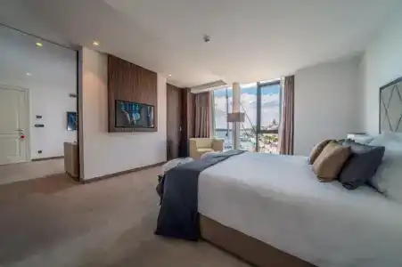 Bellevue Superior City - 85