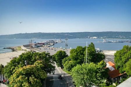 Panorama - Free EV Charging Station - 72