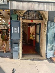 World House Boutique - 65