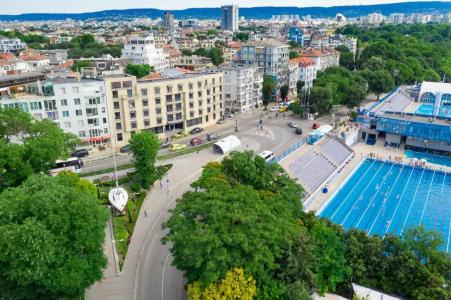Panorama - Free EV Charging Station - 21