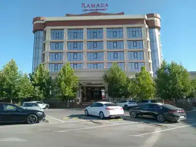 Ramada by Wyndham - 12