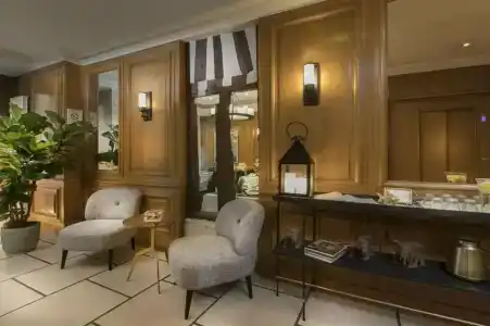 Dauphine Saint Germain - 34