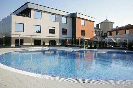 Cosmopolitan & Wellness - 94