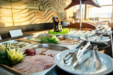 & Casino Cherno More - 18