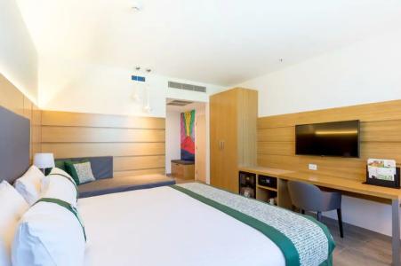 Holiday Inn Naples, an IHG - 66