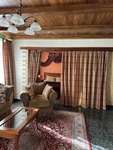 La Vie De Chateau - 80