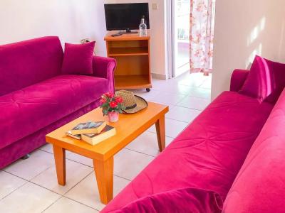 Bella Rose Apart, - 31