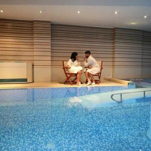 Cosmopolitan & Wellness - 43