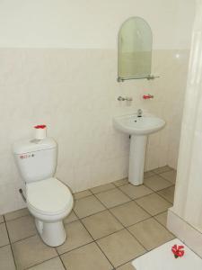 Reef Holiday Apartments - 40