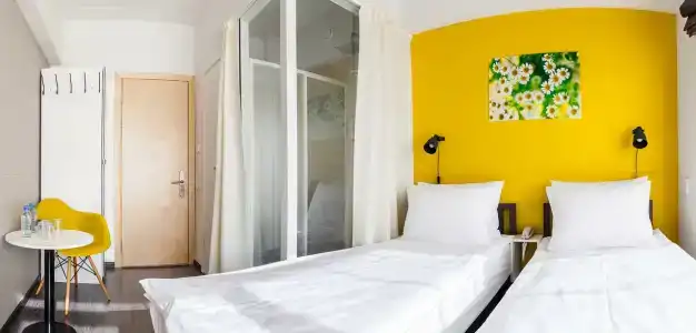 Live by Originals - 17