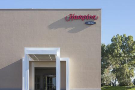 Hampton by Hilton Rome East - 8