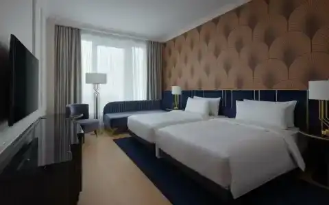 Marriott Imperial Plaza - 4